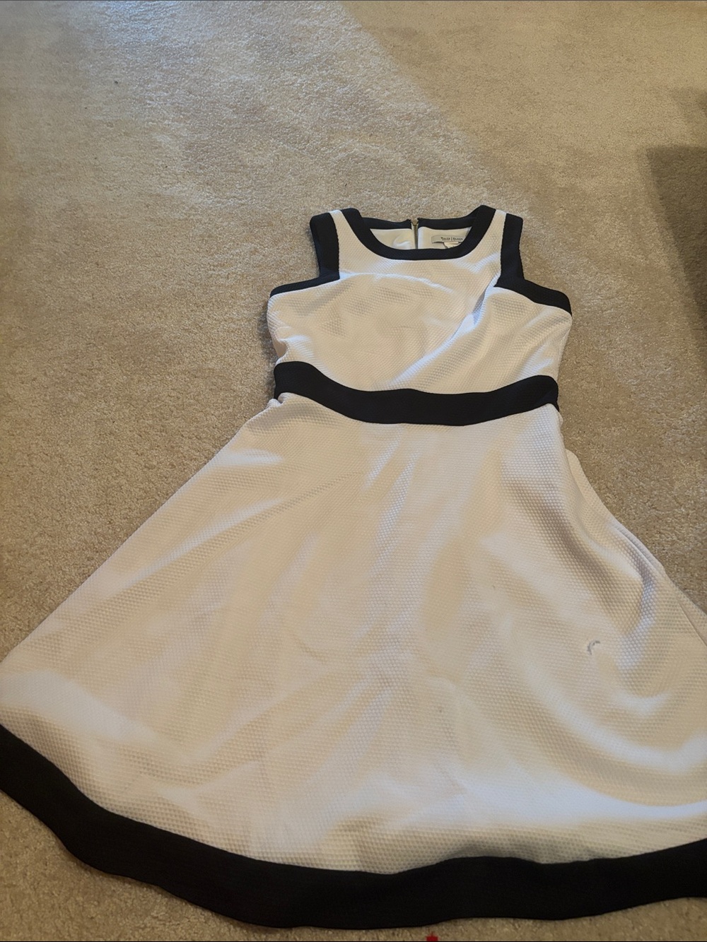White House Black Market White and Black Sleeveless Fit-and-Flare Dress Size6